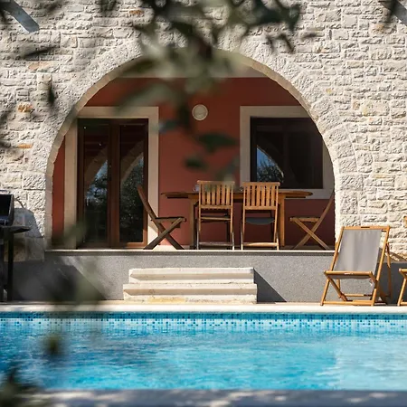 Casa Rea Mit Pool Und Panoramameerblick Porec
