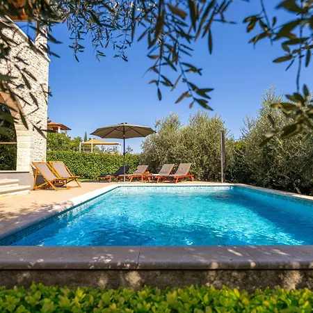Casa Rea Mit Pool Und Panoramameerblick Holiday home Porec